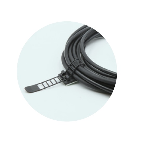 montaż kabli przewodów uchwyty kablowe zatrzask kablowy opaska kablowa